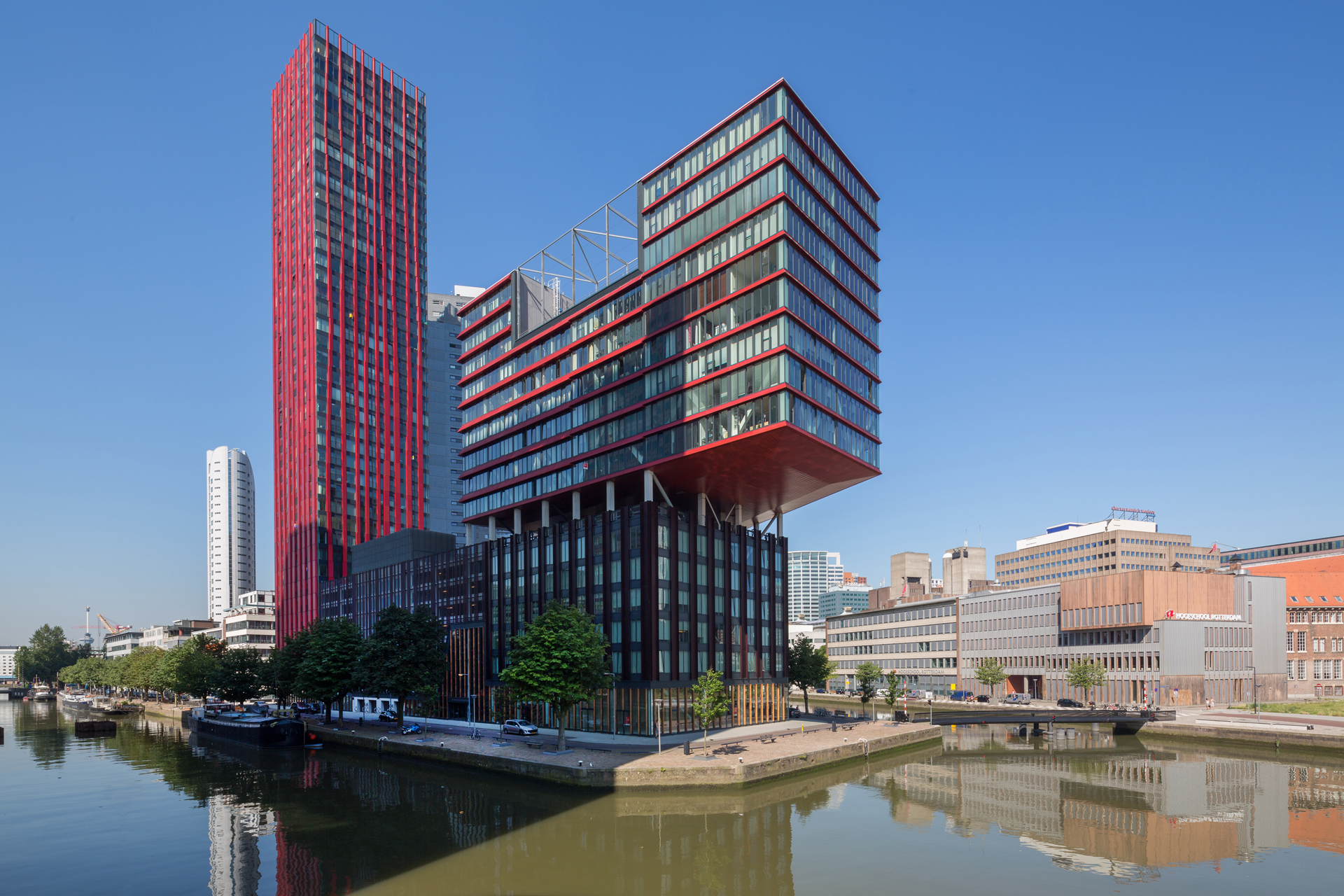 The Red Apple